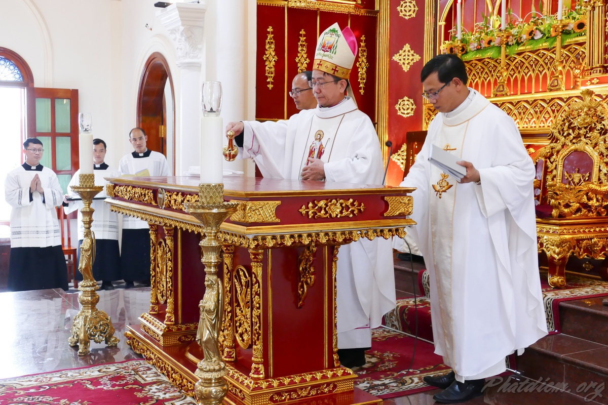 Cung hiến thánh đường giáo xứ Yên Thổ